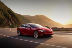 tesla model s 5000 hacking / Newz.dk