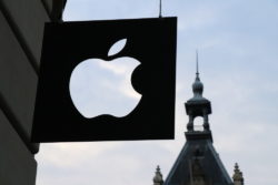 apple rygter ar smart briller 2020 iphone 5g kamera 3d sensor arm baseret mac / Newz.dk